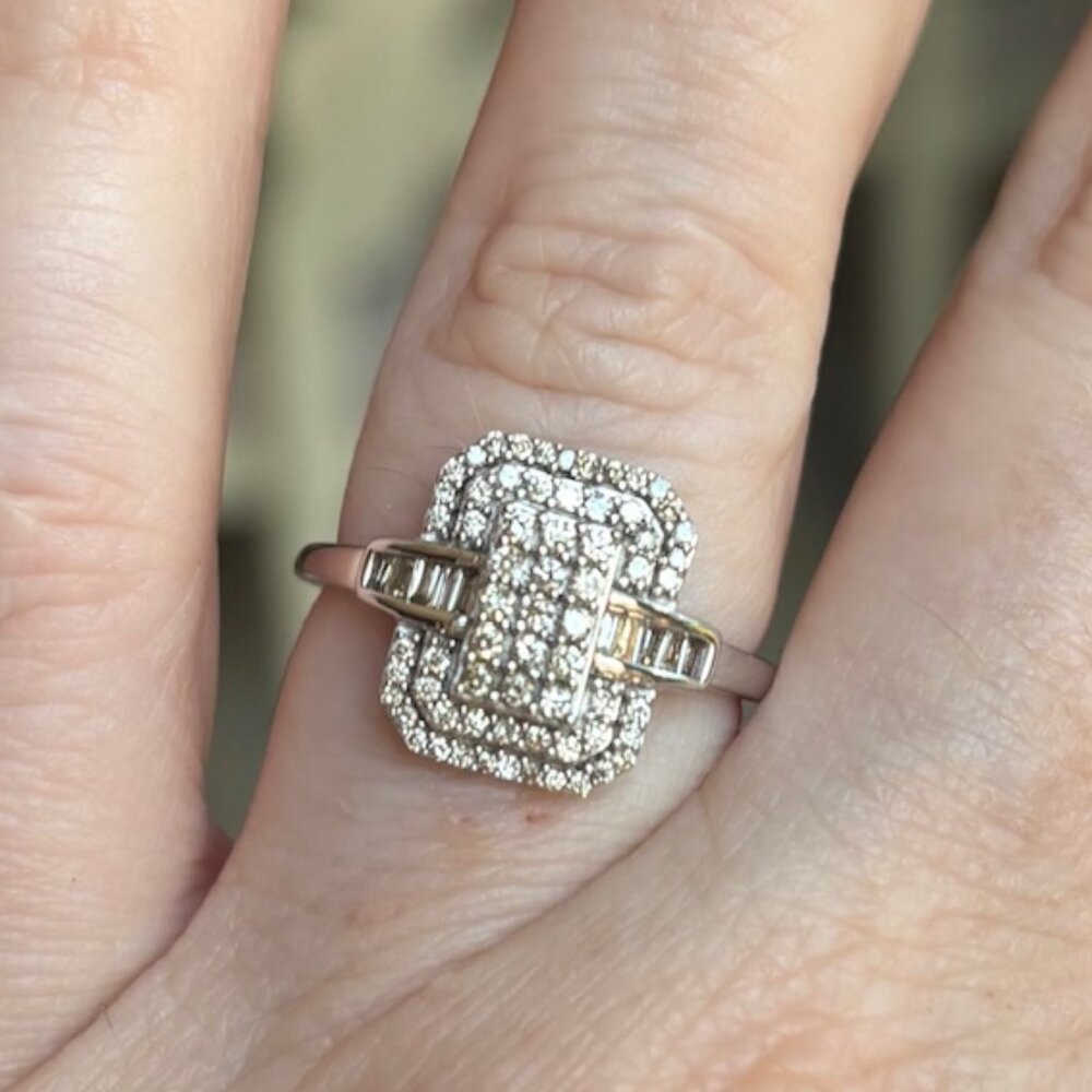.50 ctw round & baguette white diamond ring-10k white gold size 8
